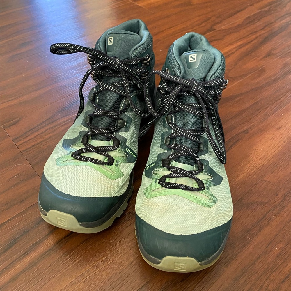 Salomon Vaya Mid Gore-Tex - Women’s Size 9